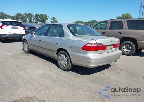 1999 Honda Accord Lx из США, поврежденный, VIN 1HGCG5643XA137357